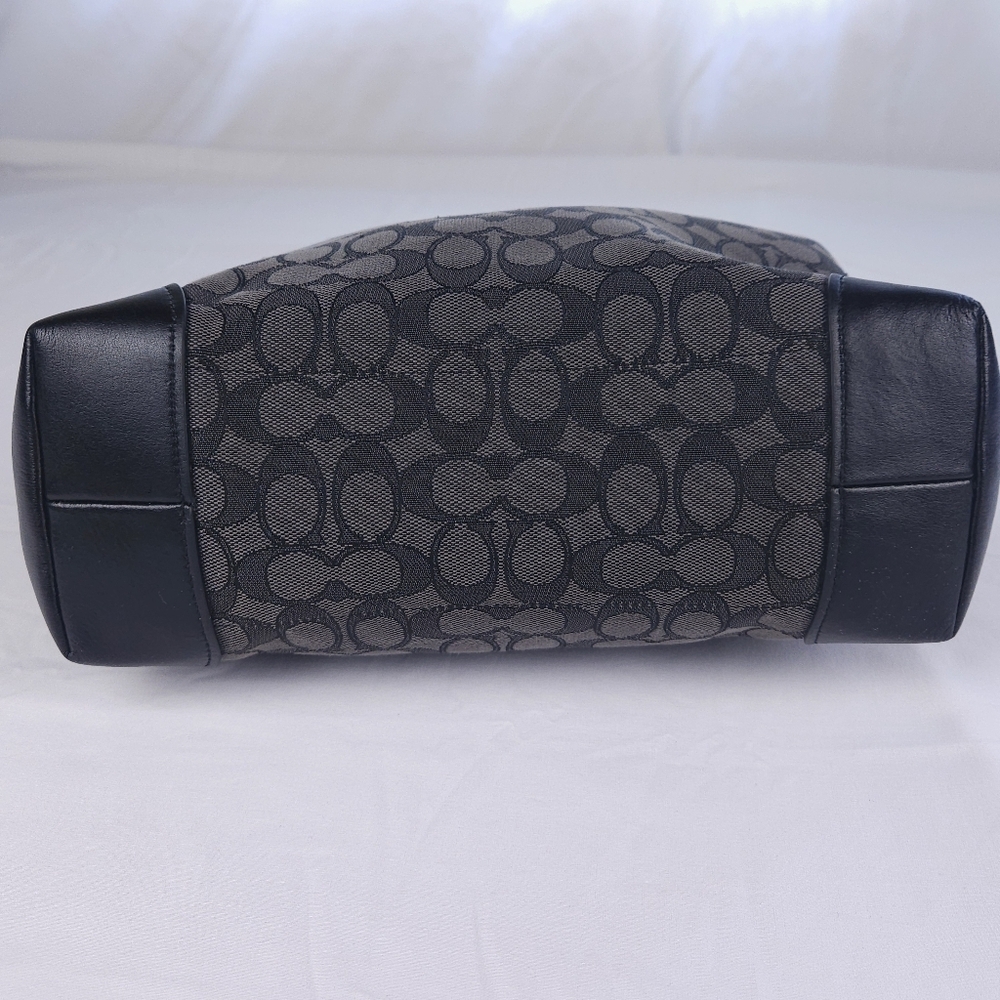 Coach Black and Gray Luxury Shoulder Bag - Picture 3 of 5
